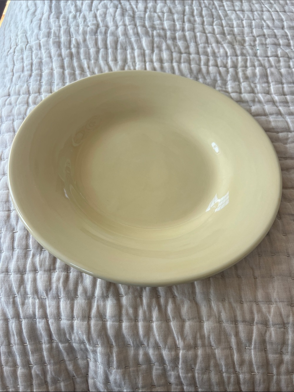 Pottery Barn Butter Yellow Glazed Sausalito Ceramic Dinner plates - Set of 4